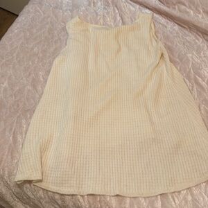 Neuman Marcus cream waffel pattern tunic high low